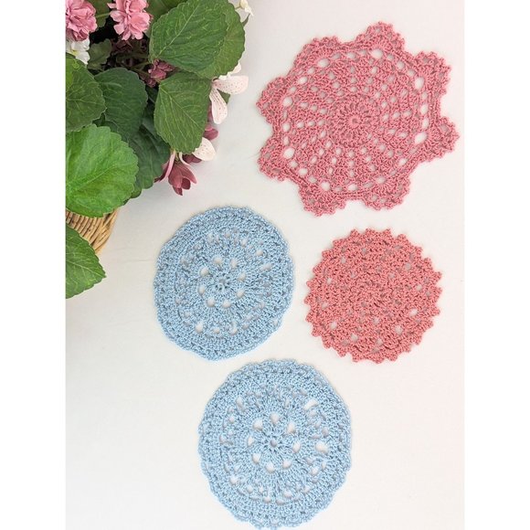 Set of 4 Pink & Blue Crochet Doilies Table Coasters Trivets Flower Doilies Set - Picture 5 of 7